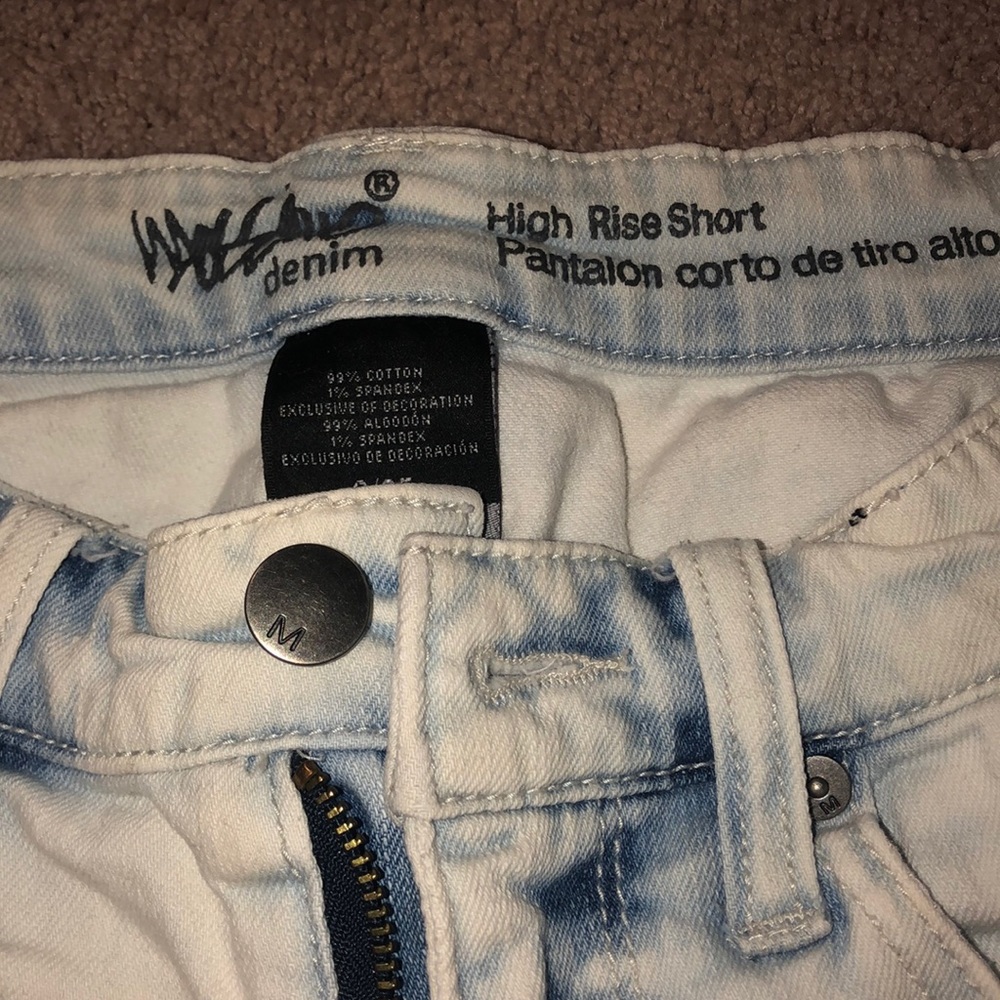 Denim ripped shorts - Picture 2 of 3